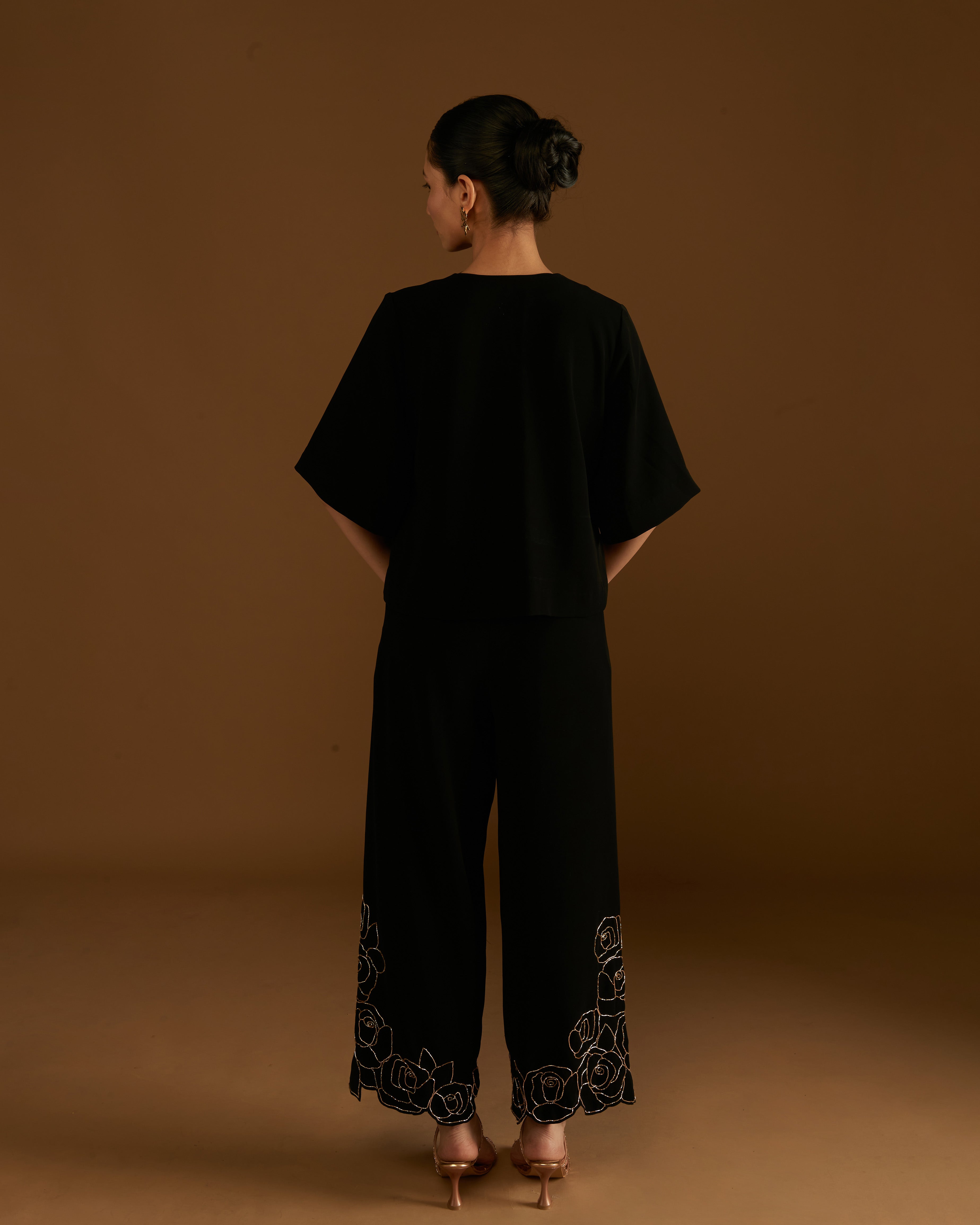 Rose in Bloom Top Black
