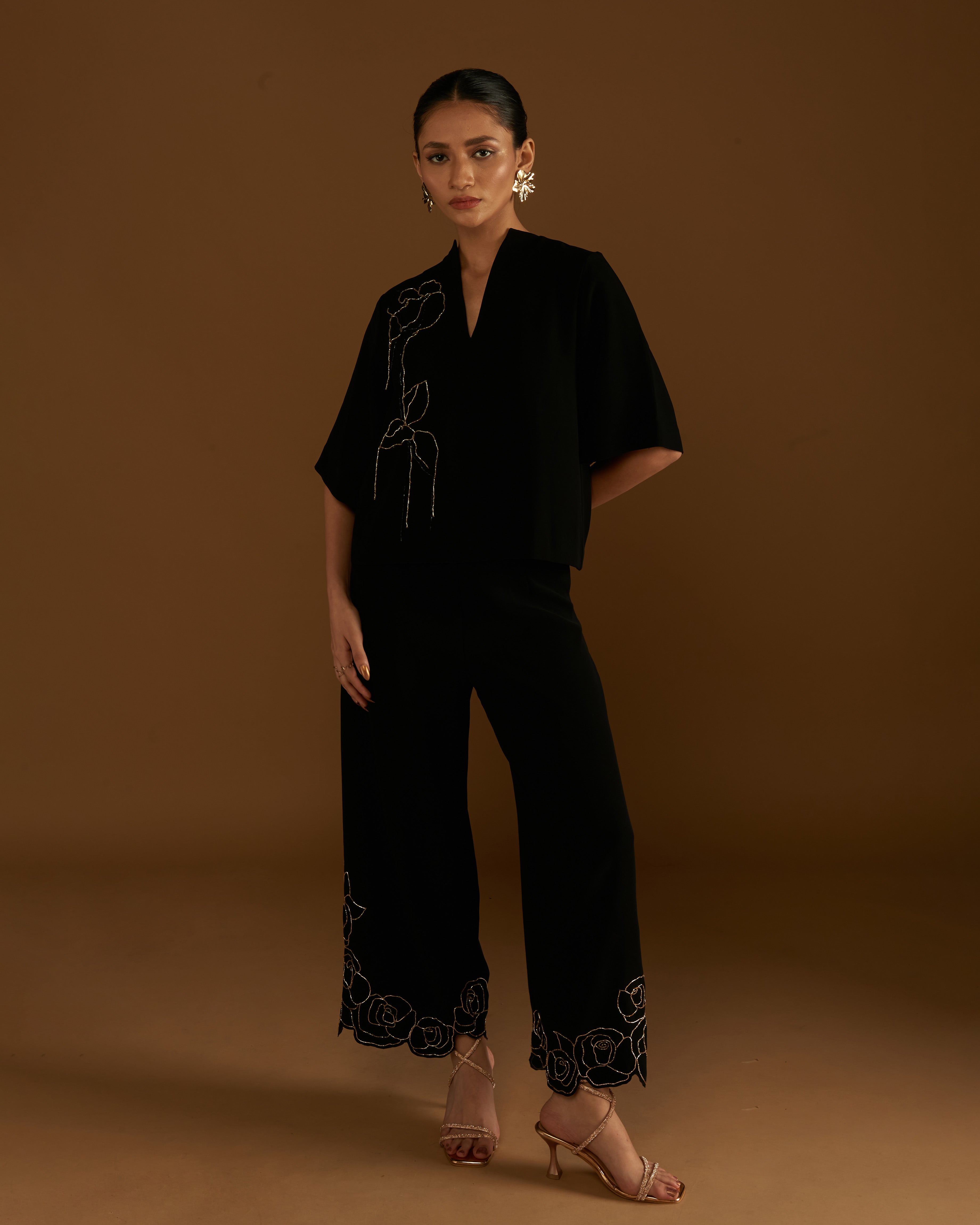 Rose in Bloom Top Black